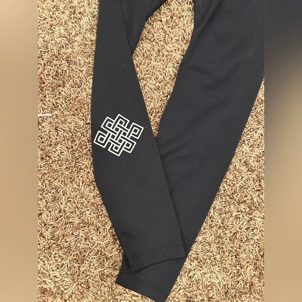Nike Black Women SMALL Athletic Leggings and athletic bra SET with White Swoosh